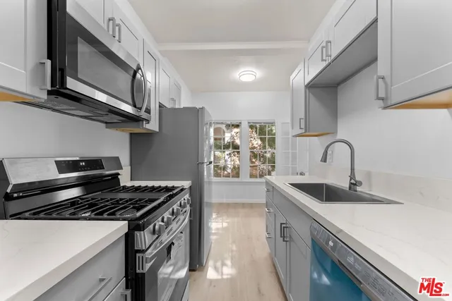 $3,500 | 140 South Camden Drive, Unit 203, Beverly Hills, CA 90212