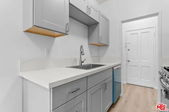 $3,500 | 140 South Camden Drive, Unit 203, Beverly Hills, CA 90212