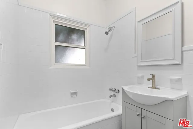 $3,500 | 140 South Camden Drive, Unit 203, Beverly Hills, CA 90212