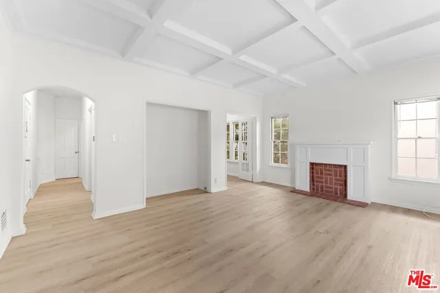 $3,500 | 140 South Camden Drive, Unit 203, Beverly Hills, CA 90212