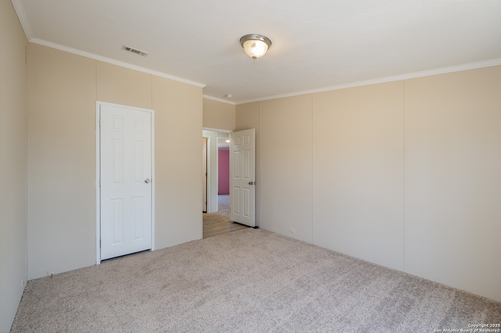 1007 County Road 773 Devine, TX 78016 - Photo 20 of 31 a view of an empty room