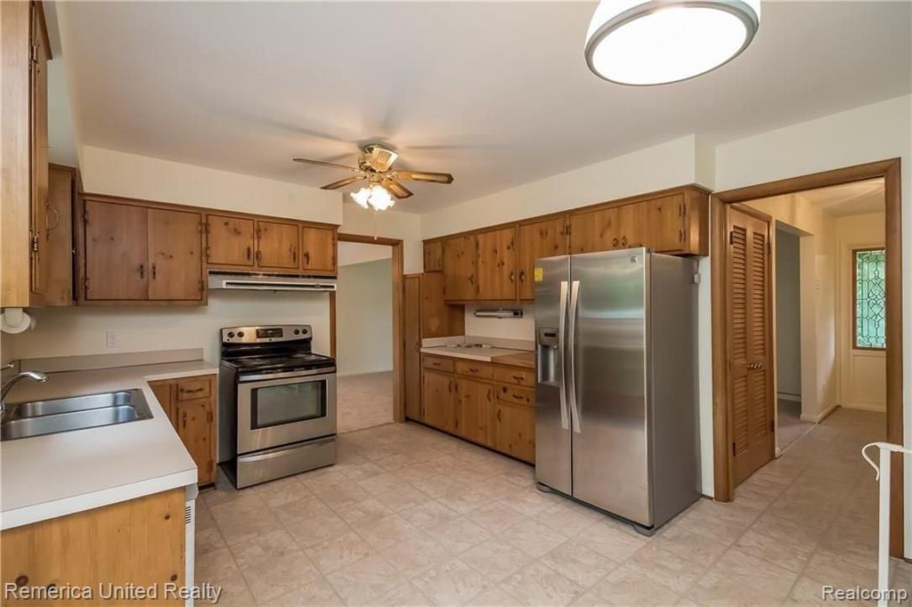 36203 Paddleford Road Farmington Hills, MI 48331 - Photo 16 of 42