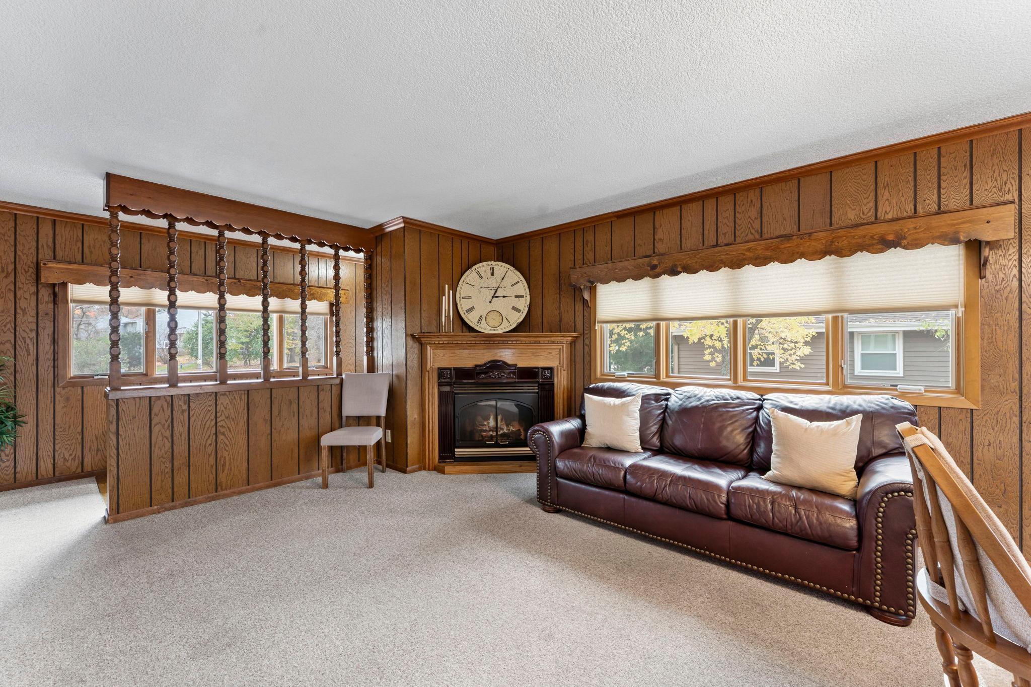 9706 Foley Boulevard Northwest Coon Rapids, MN 55433 - Photo 5 of 45