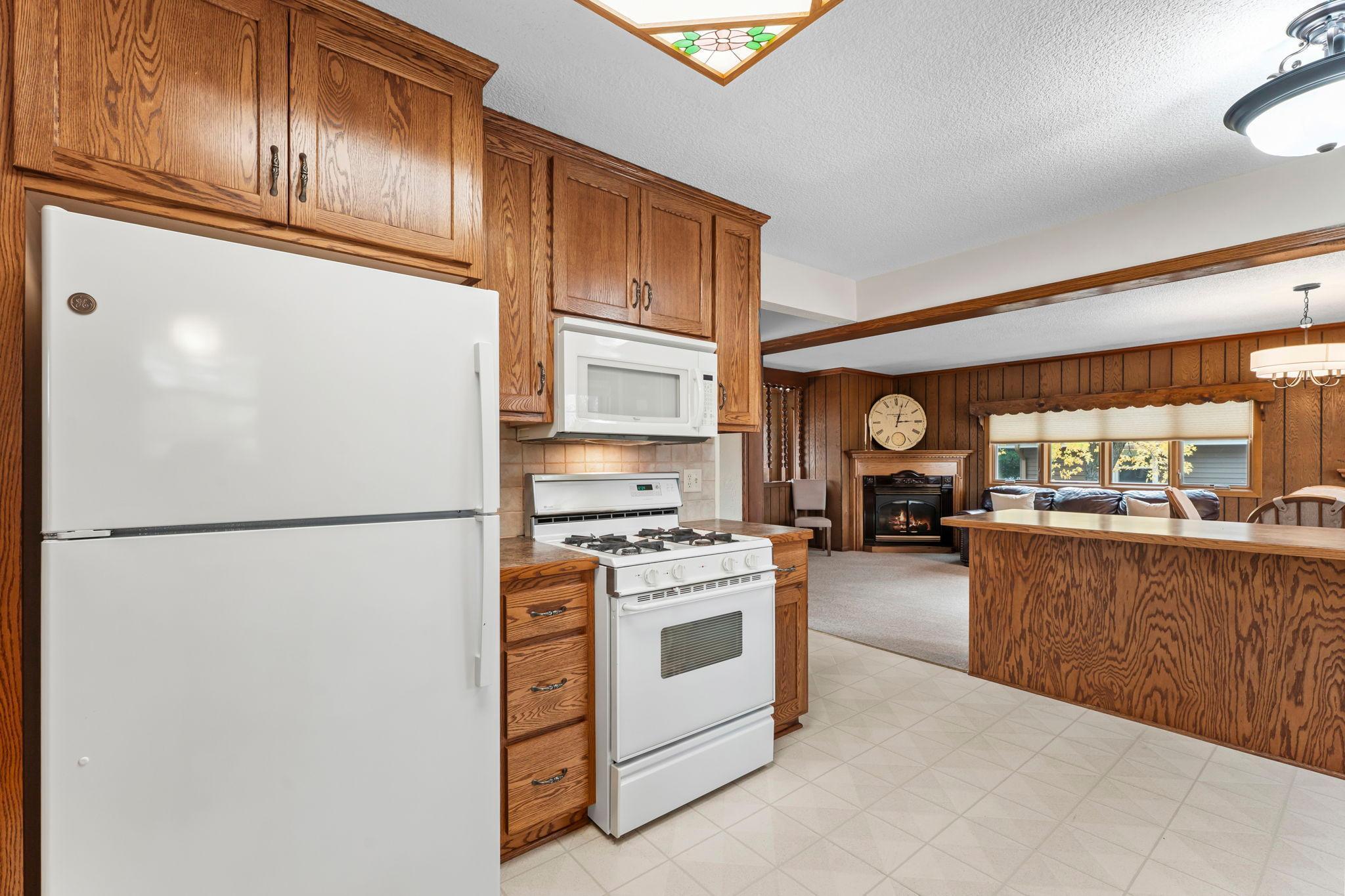 9706 Foley Boulevard Northwest Coon Rapids, MN 55433 - Photo 10 of 45