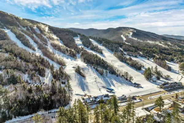 $329,000 | 6 River Run Drive, Unit Q, Bartlett, NH 03812
