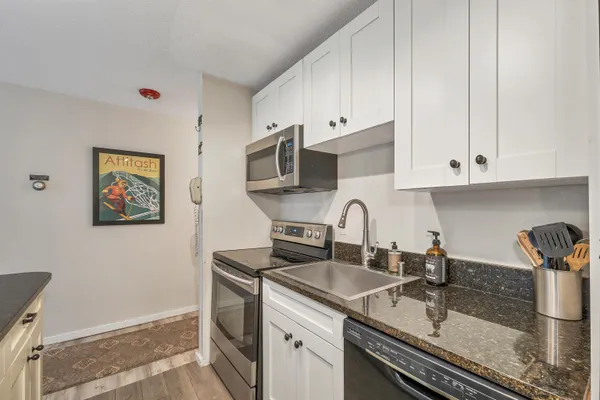 $329,000 | 6 River Run Drive, Unit Q, Bartlett, NH 03812