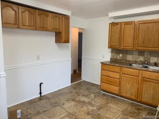 315 Biltmore Street Inkster, MI 48141 - Photo 8 of 25