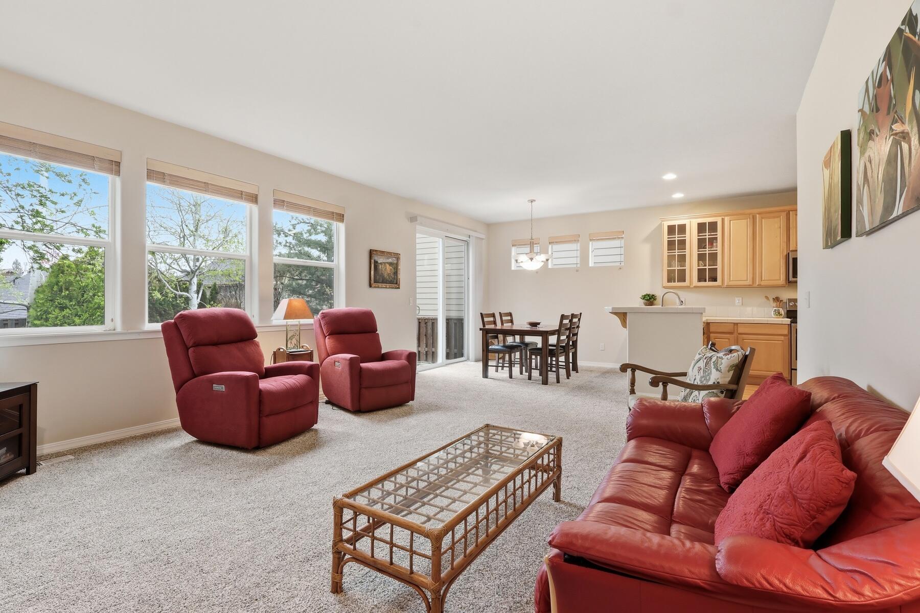 61156 Foxglove Loop Bend, OR 97702 - Photo 11 of 44 Living area