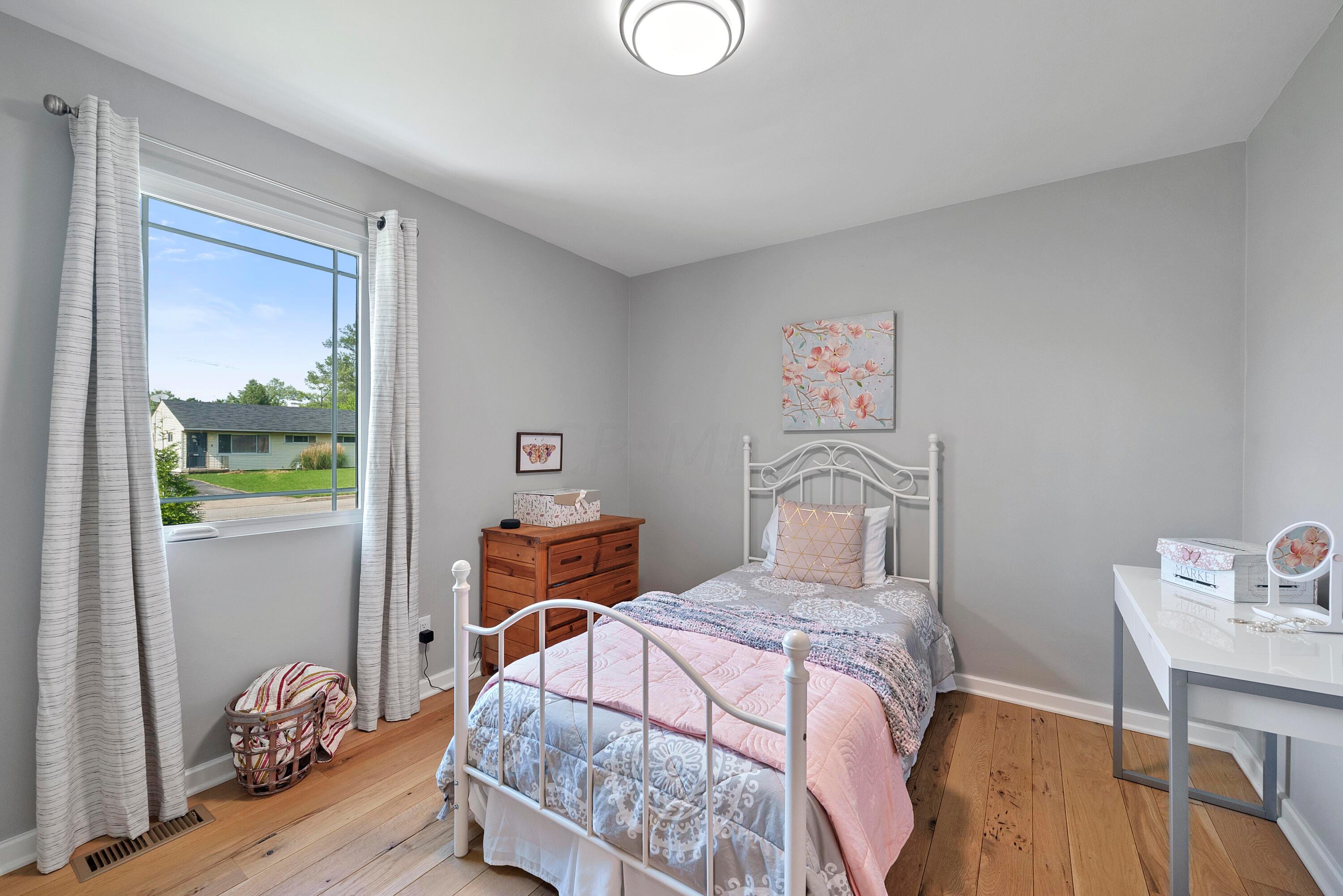 2225 Edgevale Road Columbus, OH 43221 - Photo 36 of 82 First floor bedroom