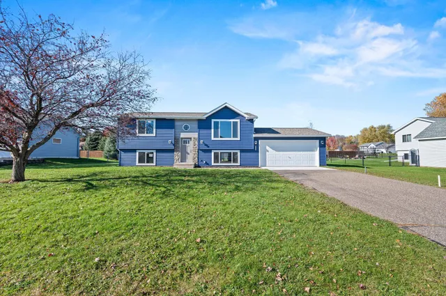 $329,000 | 1110 Eulaine Circle, Hammond, WI 54015