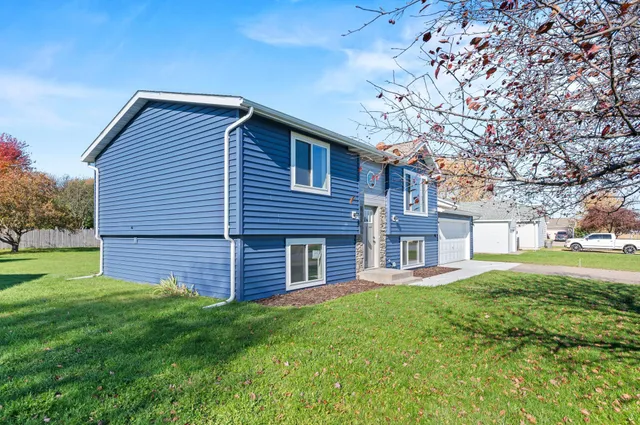 $329,000 | 1110 Eulaine Circle, Hammond, WI 54015