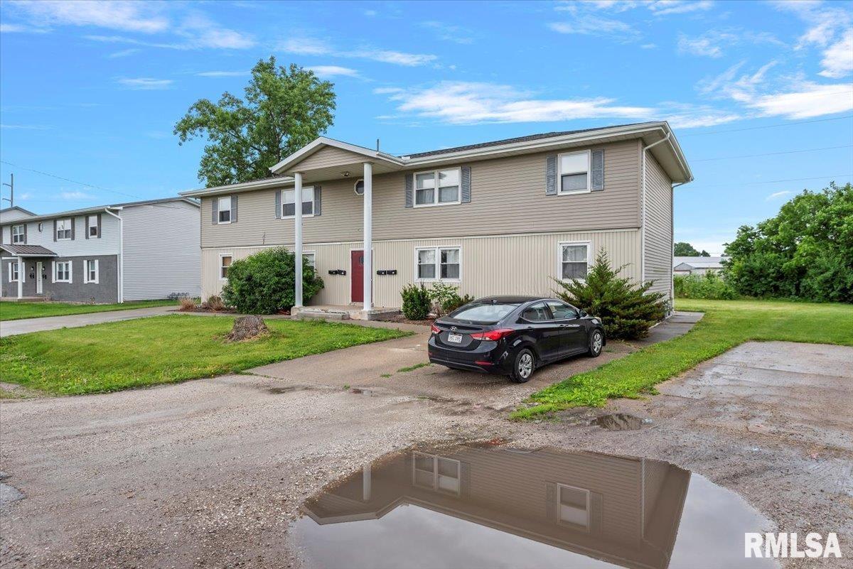 28 Circle Drive Chatham, IL 62629 - Photo 2 of 10