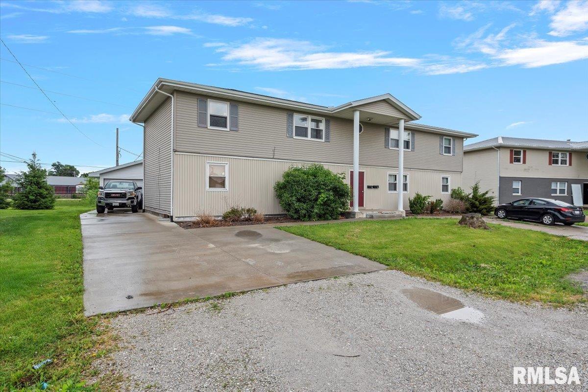 28 Circle Drive Chatham, IL 62629 - Photo 3 of 10