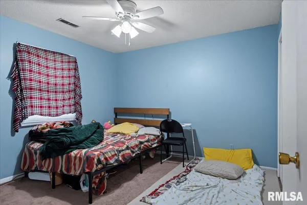 $419,900 | 28 Circle Drive, Chatham, IL 62629