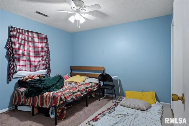 $419,900 | 28 Circle Drive, Chatham, IL 62629