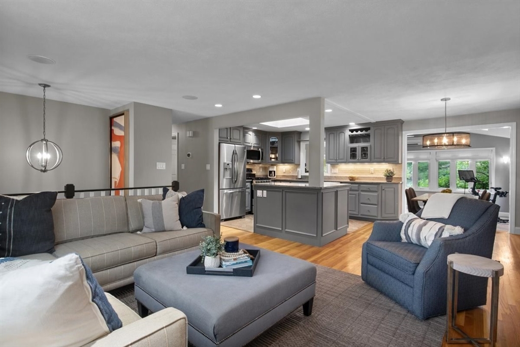 16 Mill Pond Road Walpole, MA 02081 - Photo 5 of 41 Gallery Image 5