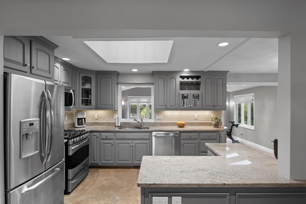 16 Mill Pond Road Walpole, MA 02081 - Photo 8 of 41 Gallery Image 8