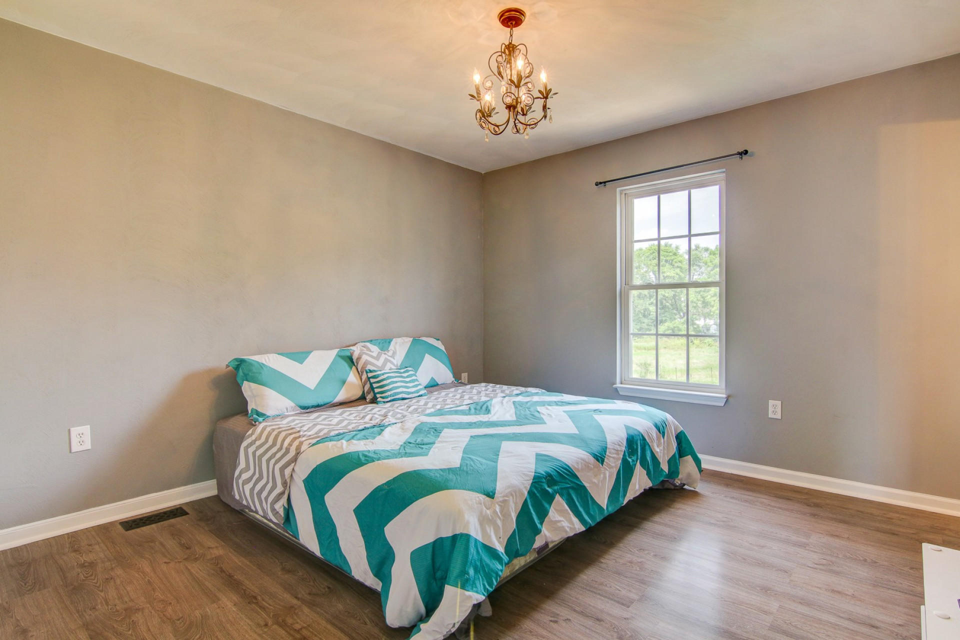 1360 Thomason Road Southeast Roanoke, VA 24014 - Photo 13 of 27 fhd_1360 Thomason Road Southeast-13_6801