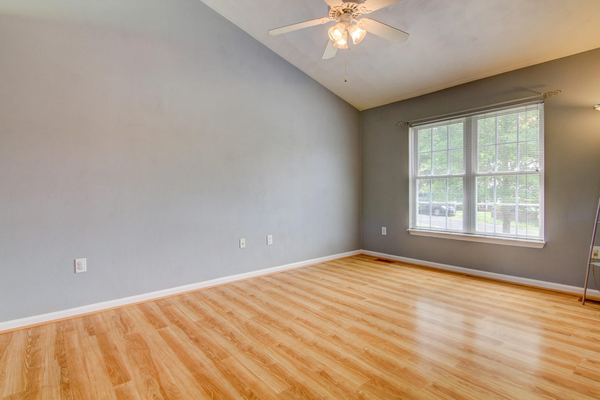1360 Thomason Road Southeast Roanoke, VA 24014 - Photo 5 of 27 fhd_1360 Thomason Road Southeast-5_68014