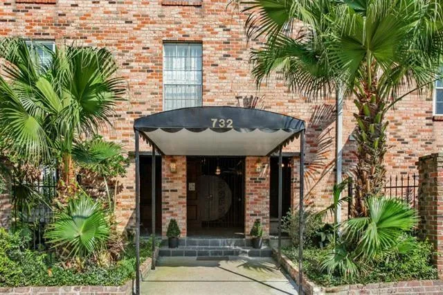 $1,500 | 732 Cherokee Street, Unit 207, New Orleans, LA 70118