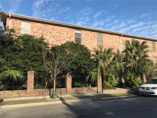 $1,500 | 732 Cherokee Street, Unit 207, New Orleans, LA 70118