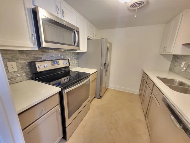 $1,500 | 732 Cherokee Street, Unit 207, New Orleans, LA 70118