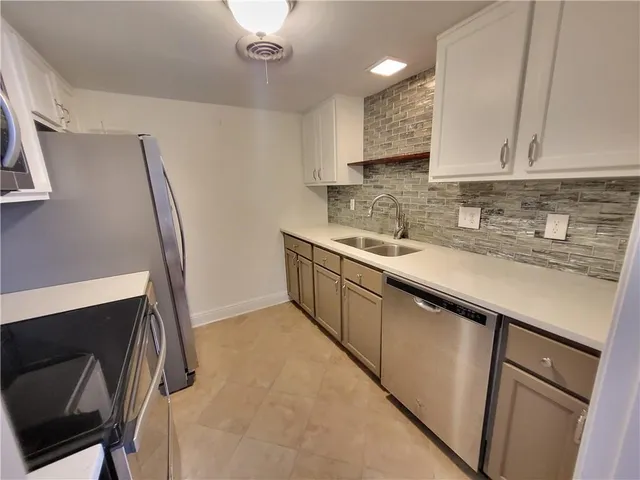 $1,500 | 732 Cherokee Street, Unit 207, New Orleans, LA 70118