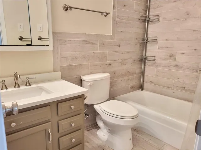 $1,500 | 732 Cherokee Street, Unit 207, New Orleans, LA 70118