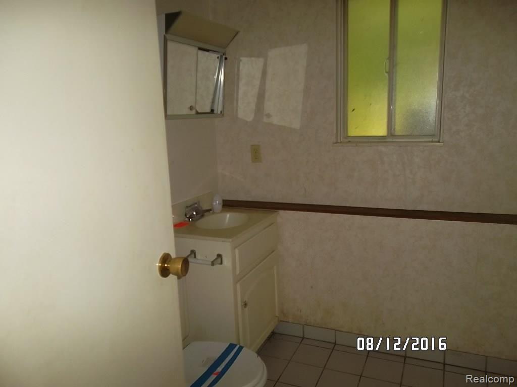 3681 State Road Fort Gratiot, MI 48059 - Photo 9 of 17