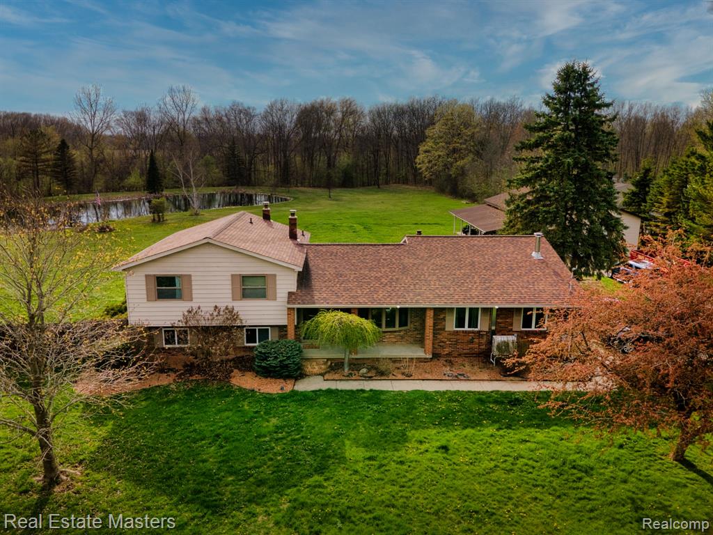 8187 Elms Road Flushing, MI 48433 - Photo 1 of 34