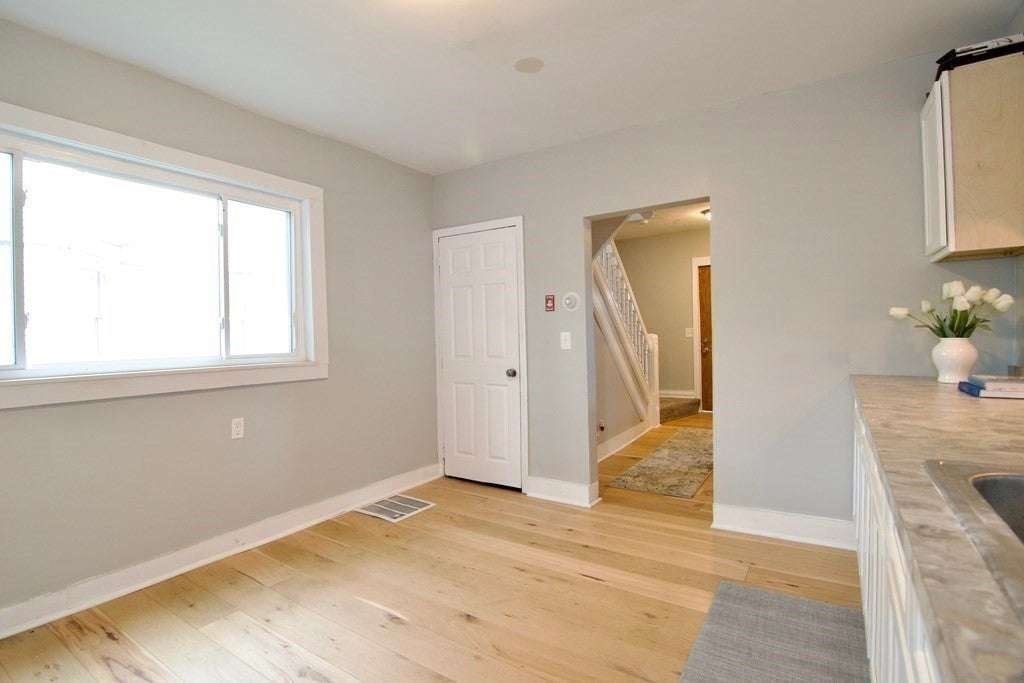 20 Crosby Street Springfield, MA 01105 - Photo 7 of 17