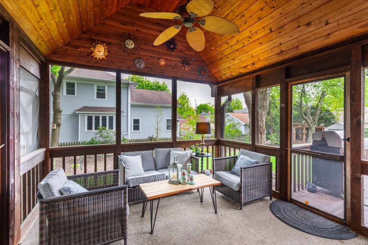 23 Columbia Street Naperville, IL 60540 - Photo 36 of 94 a view of a patio with a table and chairs