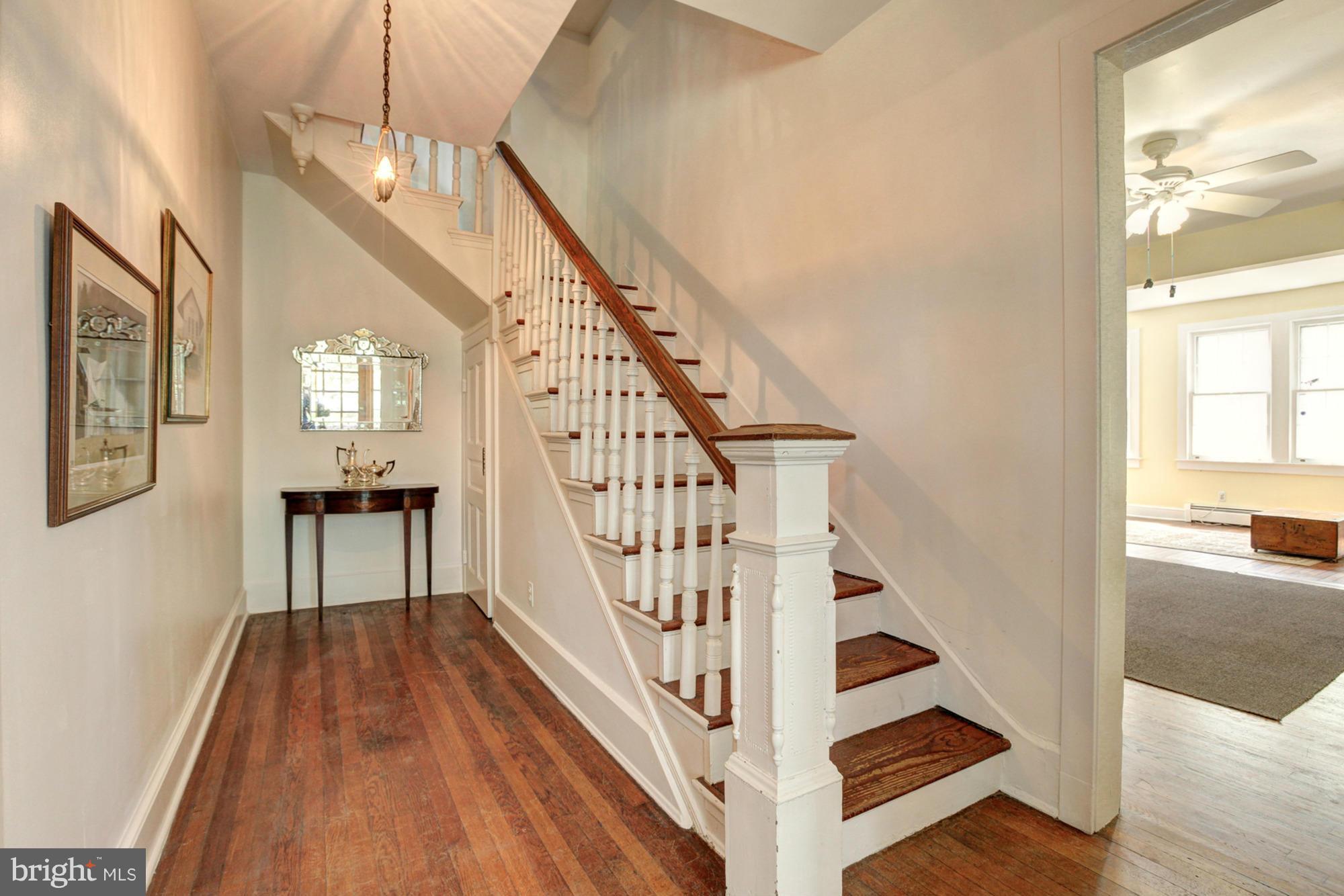 17420 Dr Bird Road Silver Spring, MD 20906 - Photo 6 of 30 GRACIOUS FOYER