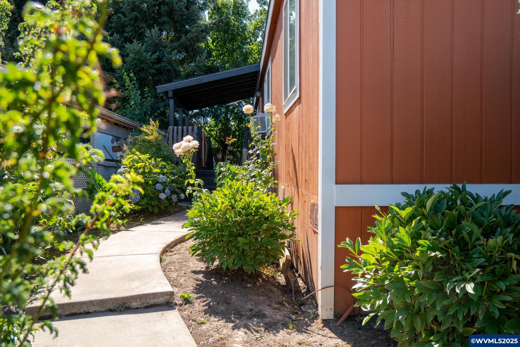 300 South Everest Road, Unit 19 Newberg, OR 97132 - Photo 3 of 26