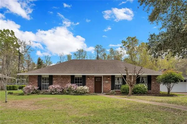 $2,800 | 539 Barbara Place, Mandeville, LA 70448