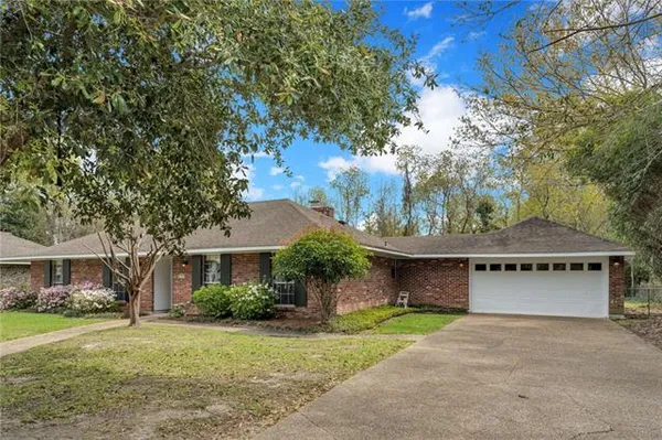 $2,800 | 539 Barbara Place, Mandeville, LA 70448
