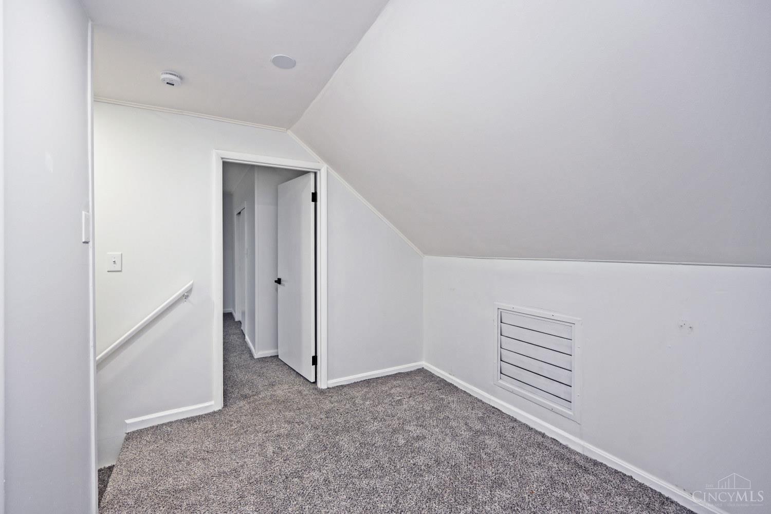 2037 Duck Creek Road Cincinnati, OH 45207 - Photo 25 of 40