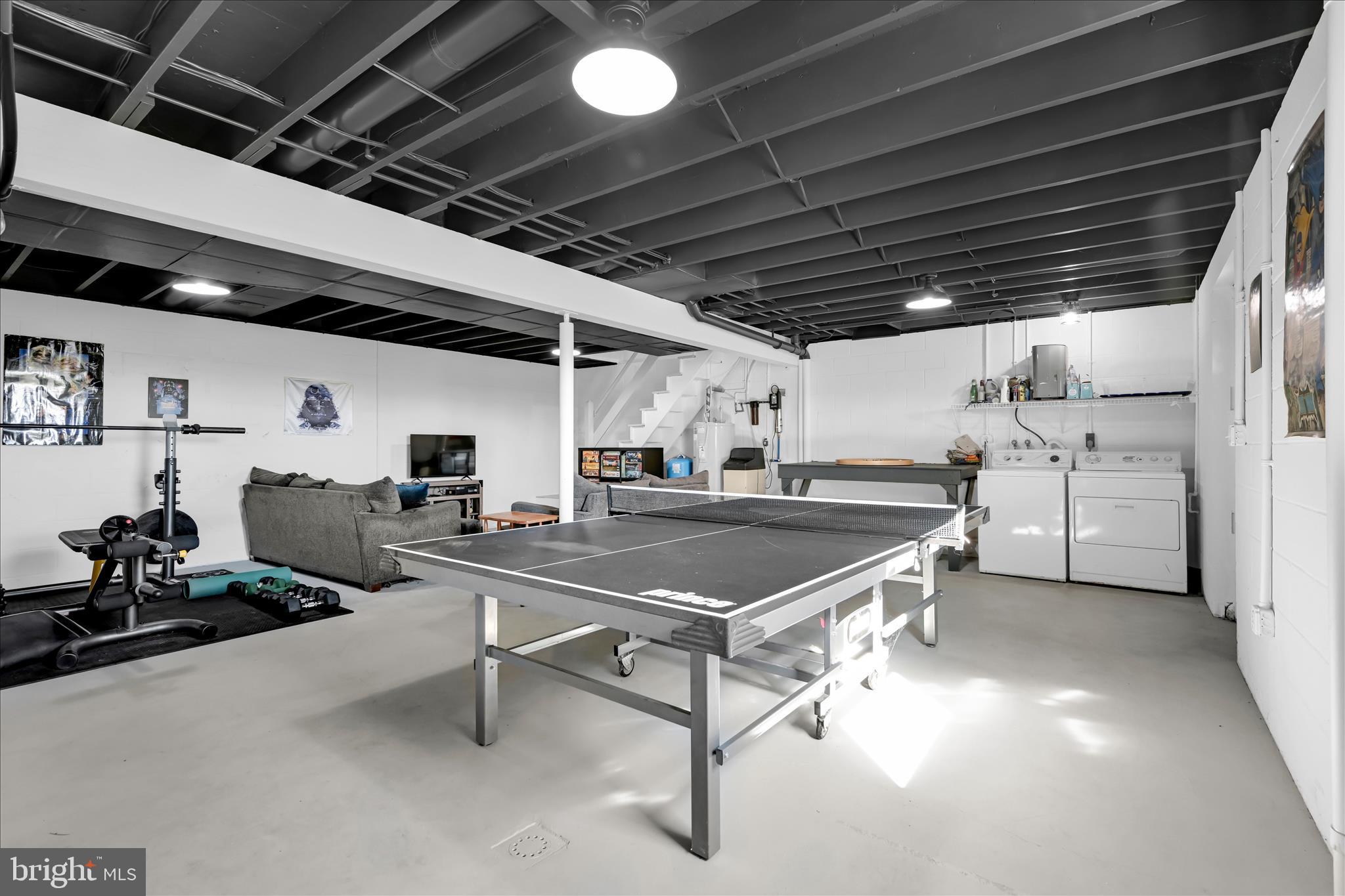 4285 Highland Road Elizabethtown, PA 17022 - Photo 26 of 39 a room with gym equipment