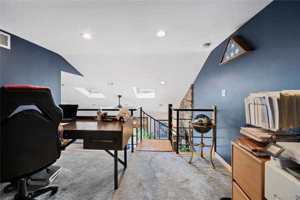 $1,399,000 | 12 Kingswood Circle, Old Bethpage, NY 11804