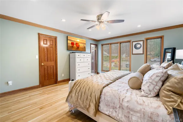 $1,399,000 | 12 Kingswood Circle, Old Bethpage, NY 11804