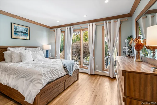 $1,399,000 | 12 Kingswood Circle, Old Bethpage, NY 11804