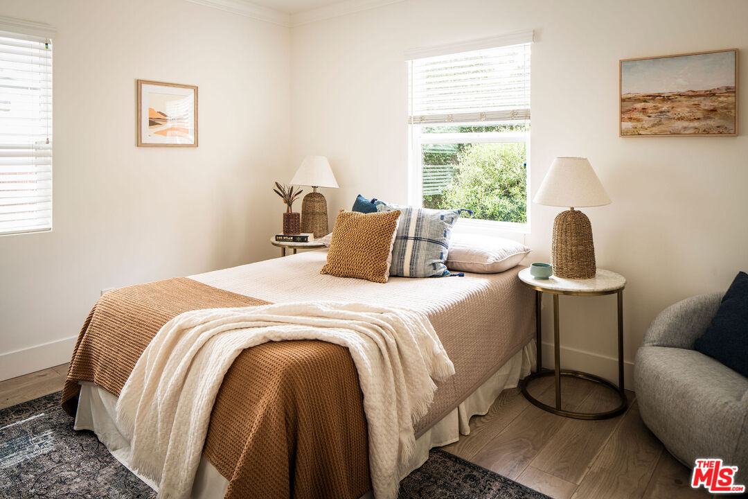 2354 Landa Street Los Angeles, CA 90039 - Photo 9 of 25