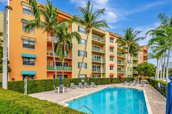 $2,175 | 1620 Presidential Way, Unit 110, West Palm Beach, FL 33401