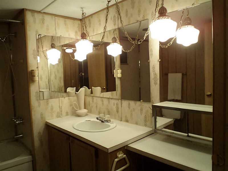 2744 Mercer Road New Castle, PA 16105 - Photo 5 of 7 Full Bath.