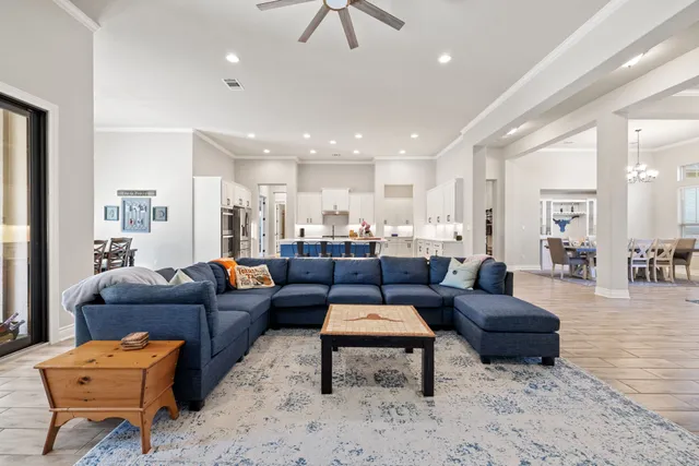 $1,200,000 | 805 Gipper Lane, Leander, TX 78641