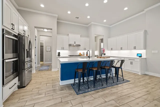 $1,200,000 | 805 Gipper Lane, Leander, TX 78641