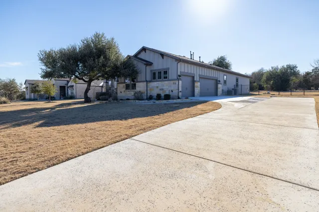 $1,200,000 | 805 Gipper Lane, Leander, TX 78641