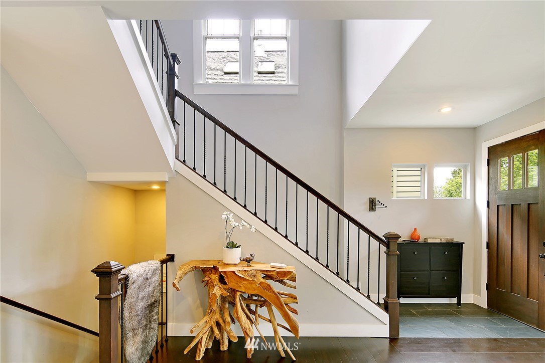 2309 North 65th Street Seattle, WA 98103 - Photo 3 of 25 Gallery Image 3