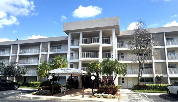 $1,750 | 3351 South Palm Aire Drive, Unit 205, Pompano Beach, FL 33069