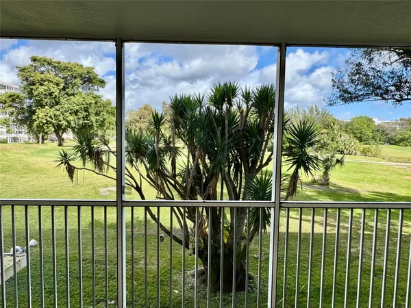 $1,750 | 3351 South Palm Aire Drive, Unit 205, Pompano Beach, FL 33069